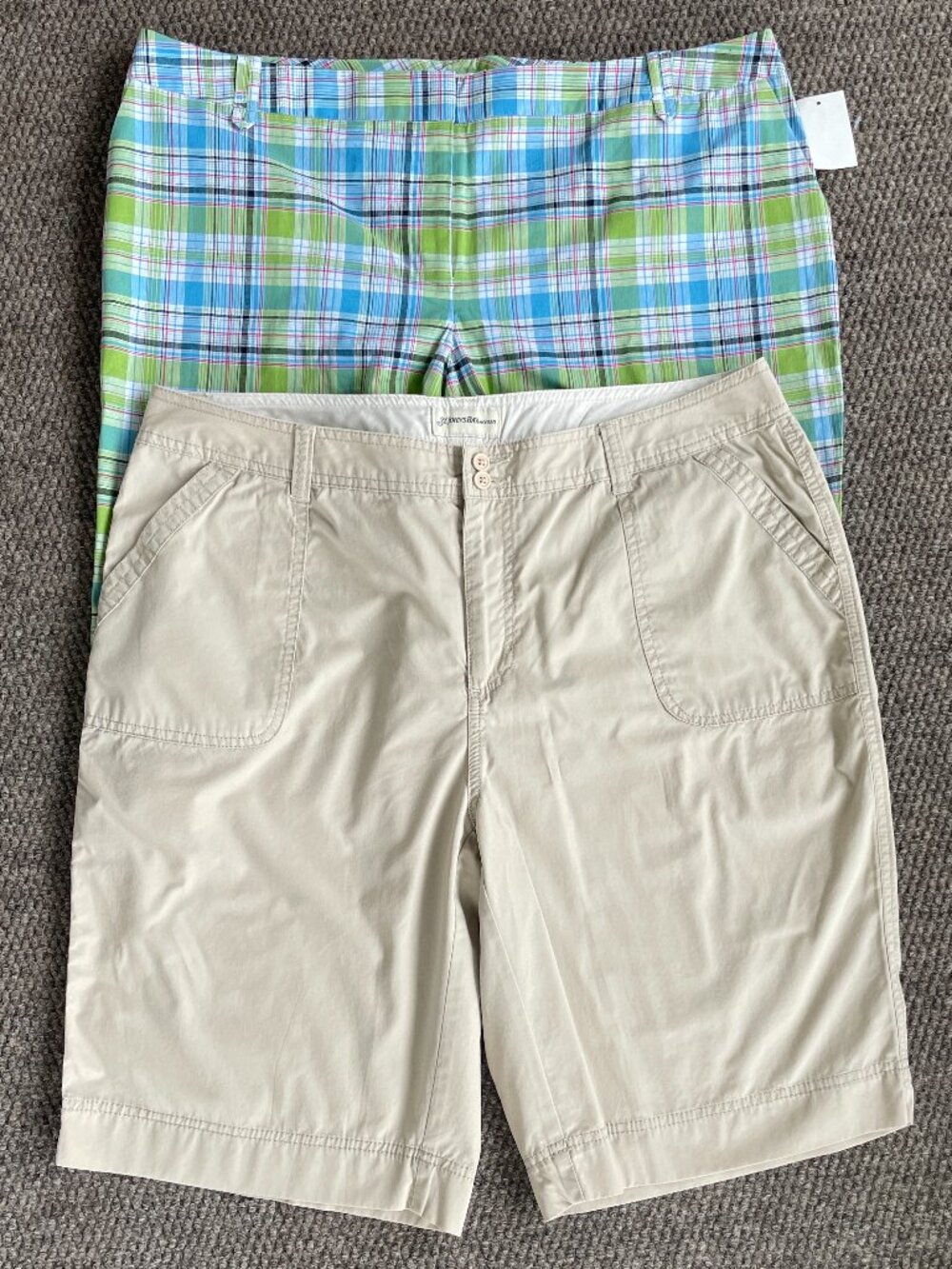 NWT Women's Bermuda Shorts 18W Khaki Plaid
